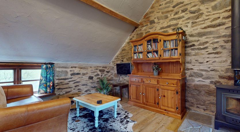 Photo of West Hollowcombe Farm Cottages - full site