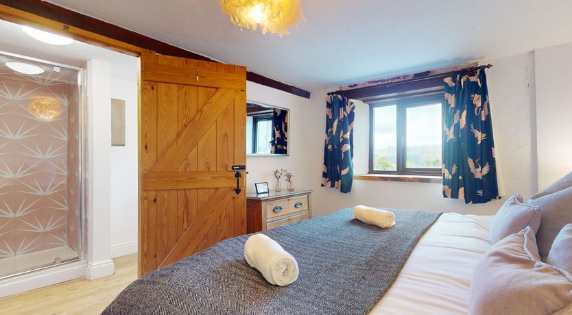 Photo of West Hollowcombe Farm Cottages - full site