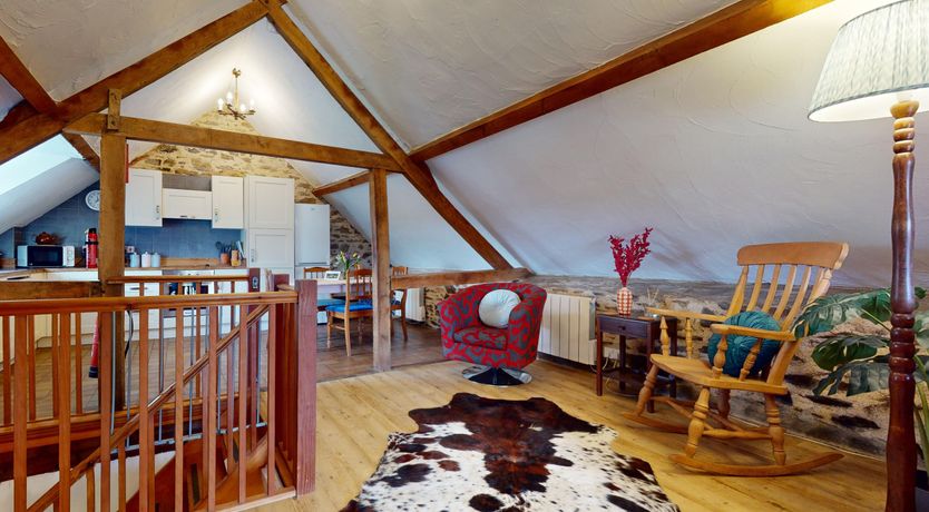 Photo of West Hollowcombe Farm Cottages - full site