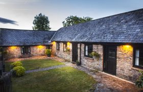 Photo of the-long-barn-nr-huntsham