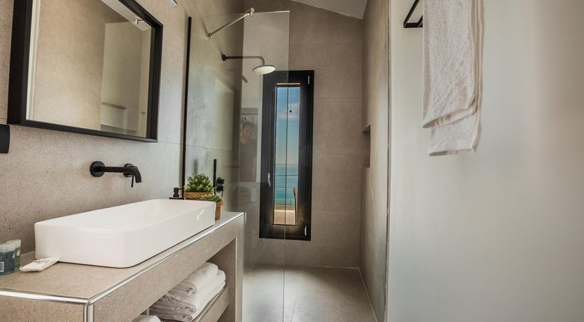 Photo of Robola Vines