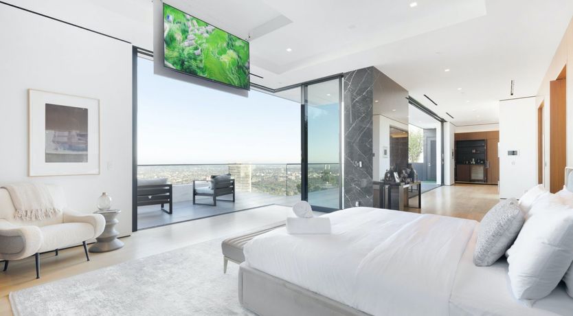 Photo of Bird Streets Oasis