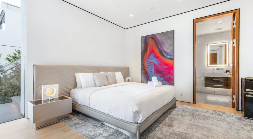 Photo of Bird Streets Oasis