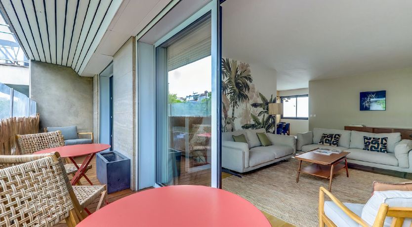 Photo of Parisian Flair