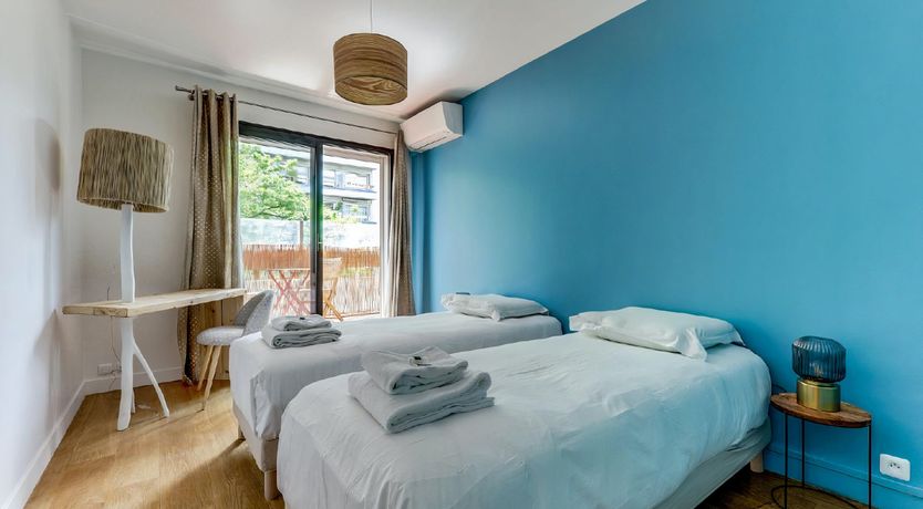 Photo of Parisian Flair