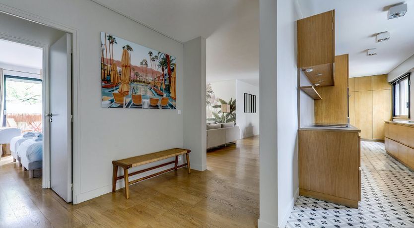 Photo of Parisian Flair