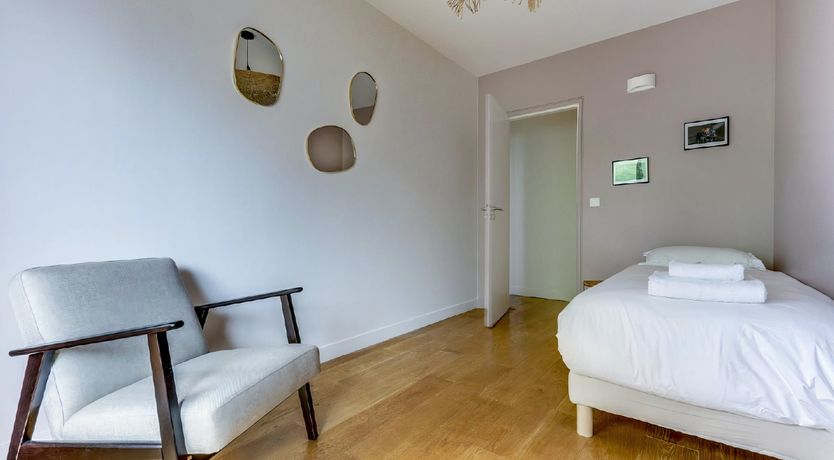 Photo of Parisian Flair