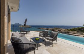 Photo of breathtaking-view-villa