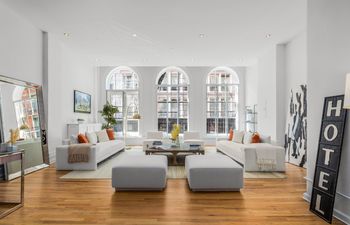 The Art Enthusiast Holiday Home