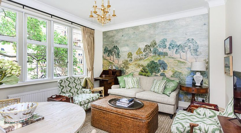 Photo of West End Chic