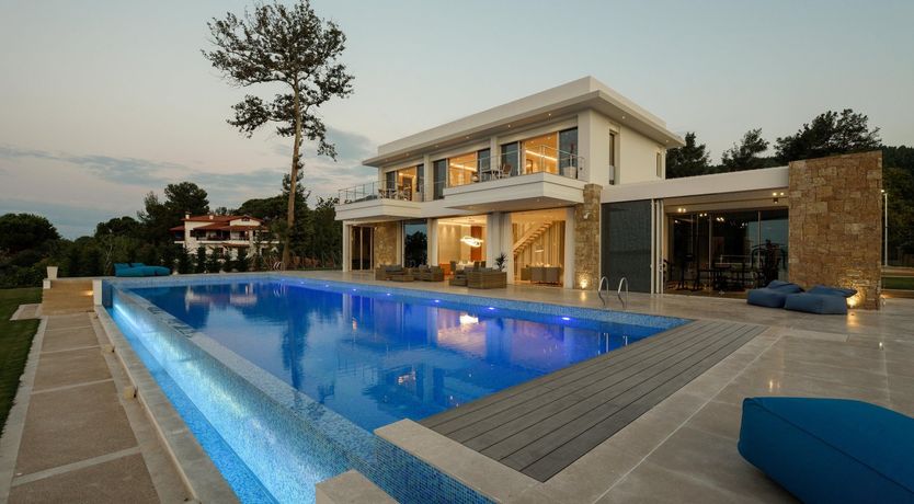 Photo of Paradise at the End of the Lane