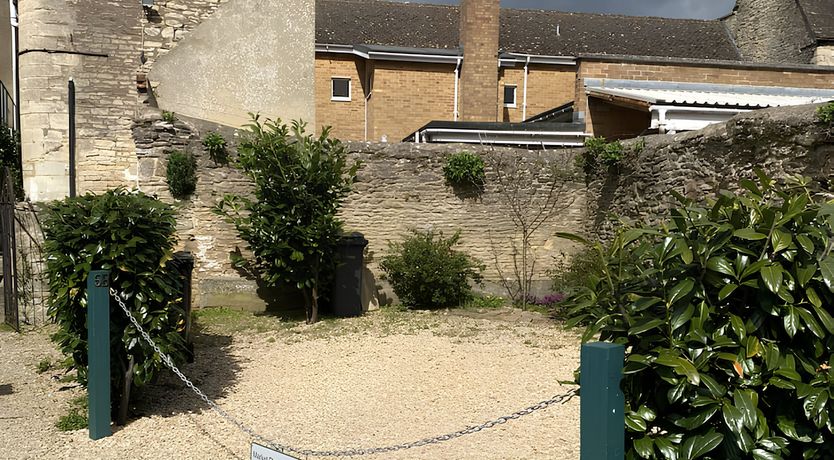 Photo of Quaint Courtyard Cottage