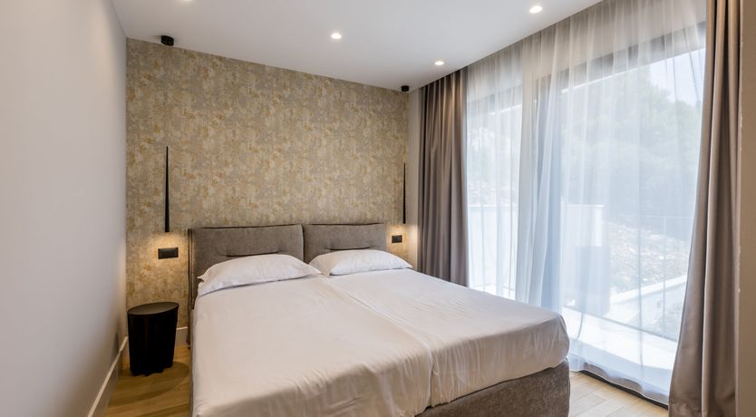 Photo of Elegant Waves