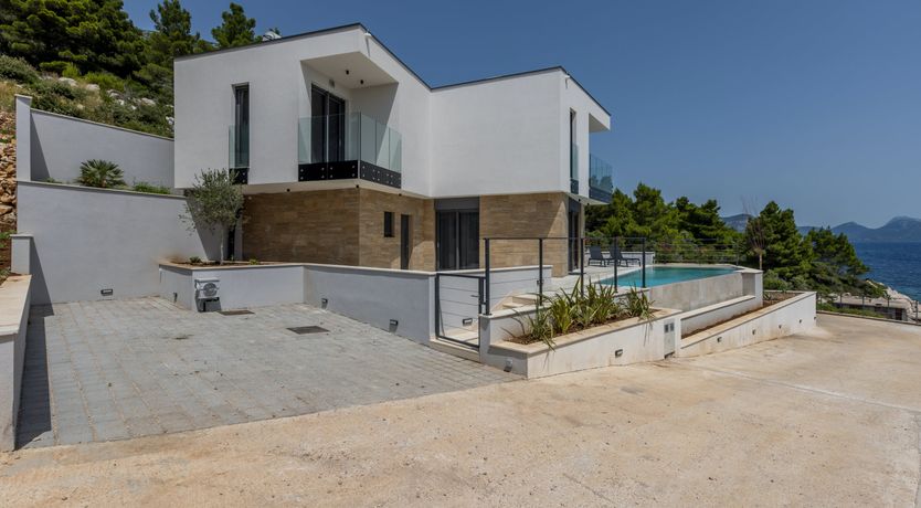 Photo of Elegant Waves