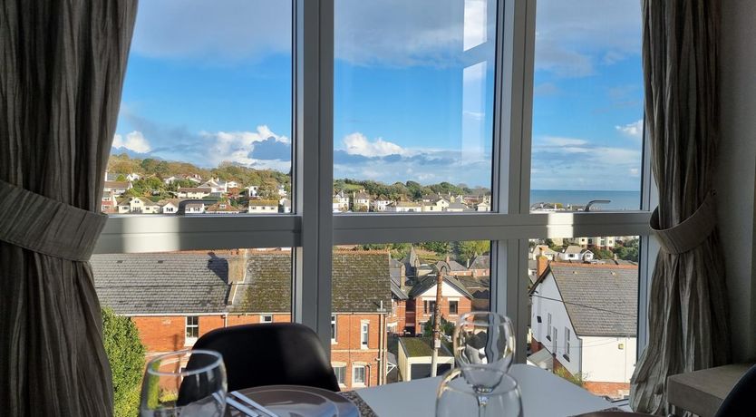Photo of 2 Bed in Teignmouth
