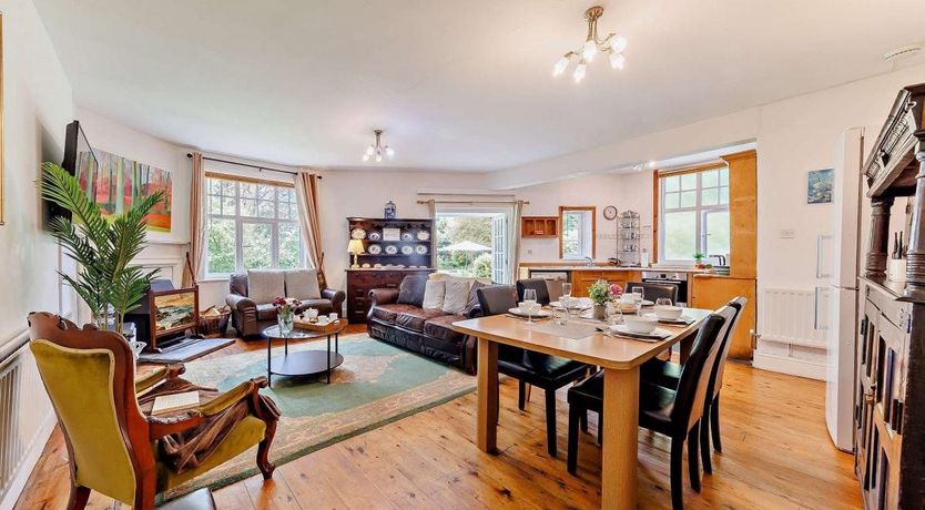 Photo of 3 Bed in Cemmaes