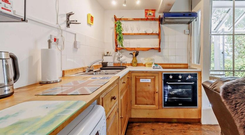 Photo of 1 Bed in Cemmaes