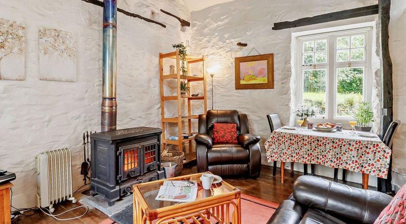 Photo of 1 Bed in Cemmaes