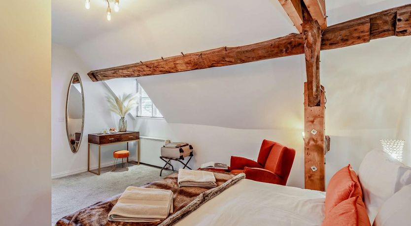 Photo of 2 Bed in Warwick