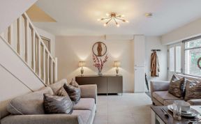 Photo of in Warwick (93085)