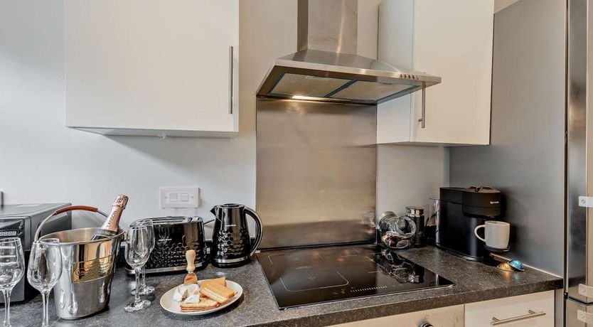 Photo of 2 Bed in Warwick