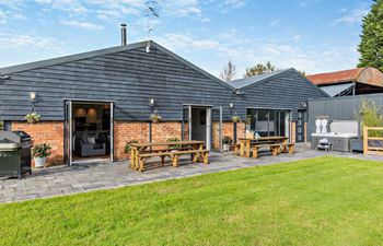 5 Bed in Henley-in-arden Holiday Cottage