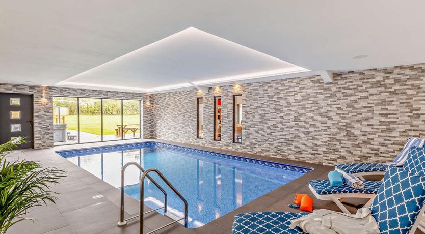 Photo of 5 Bed in Newnham