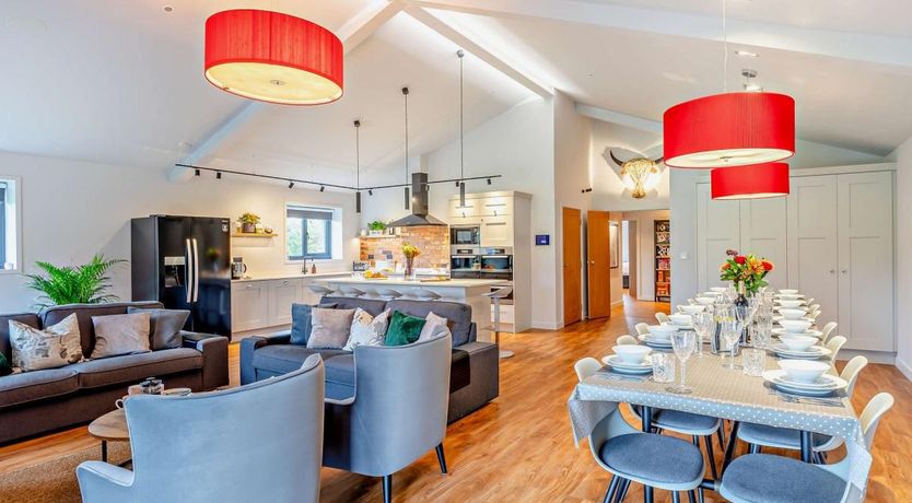 Photo of 5 Bed in Newnham