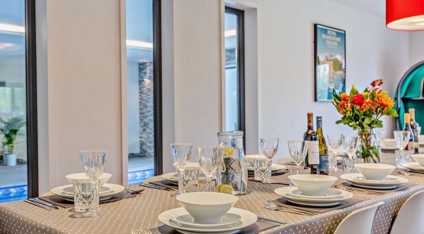 Photo of 5 Bed in Newnham