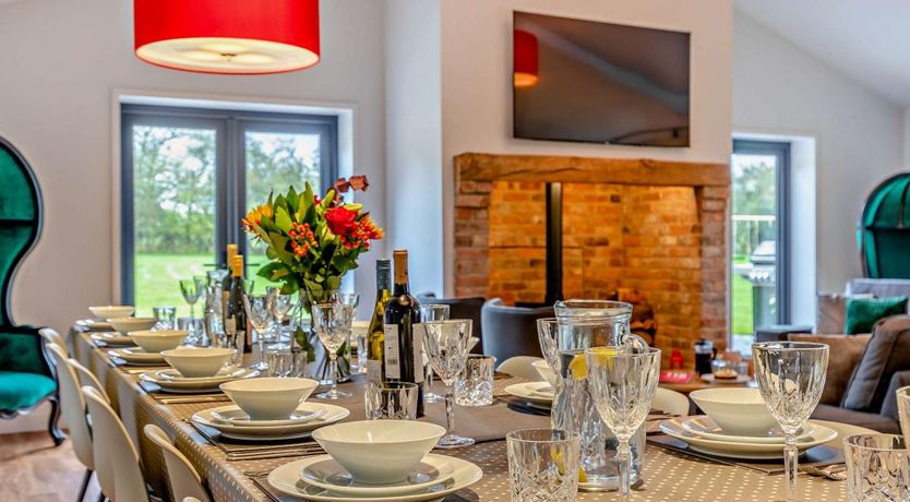 Photo of 5 Bed in Newnham