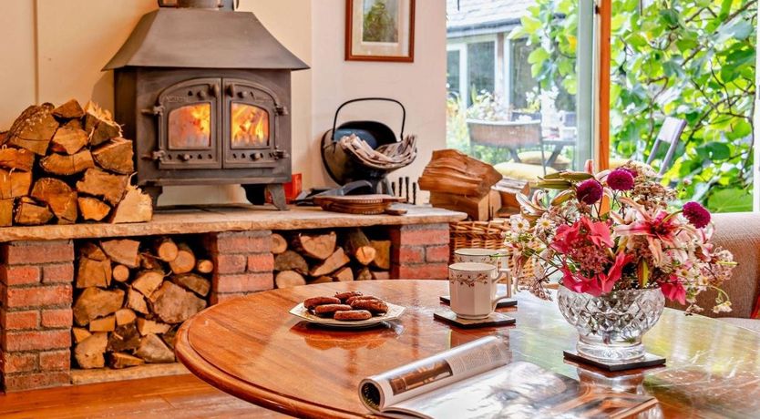 Photo of 2 Bed in Lyonshall