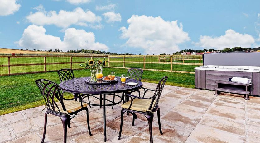 Photo of 2 Bed in St. Andrews