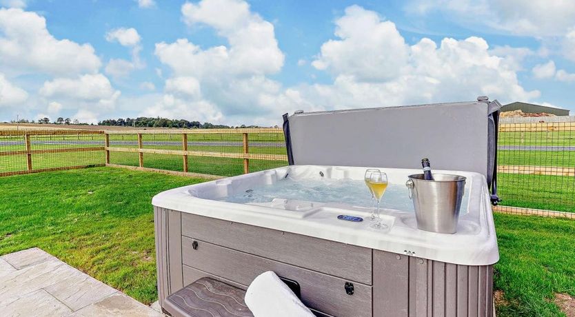 Photo of 2 Bed in St. Andrews