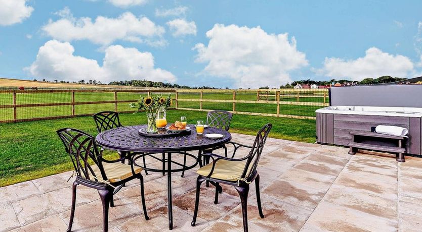 Photo of 2 Bed in St. Andrews