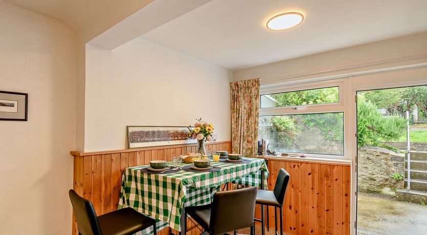 Photo of 2 Bed in Fishguard