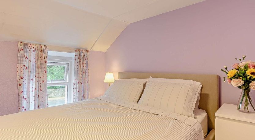 Photo of 2 Bed in Fishguard