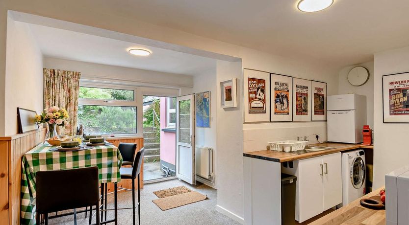 Photo of 2 Bed in Fishguard