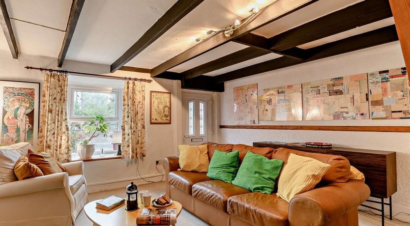 Photo of 2 Bed in Fishguard