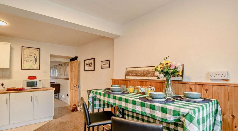 Photo of 2 Bed in Fishguard