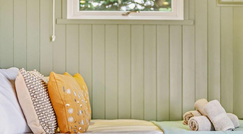 Photo of 1 Bed in Marldon