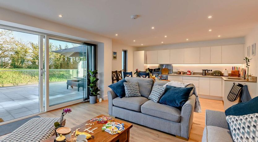 Photo of 2 Bed in Plymouth