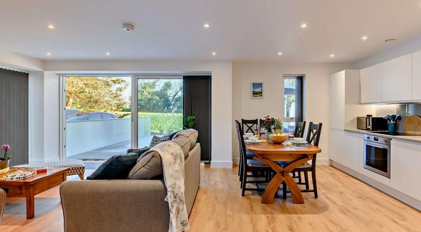 Photo of 2 Bed in Plymouth