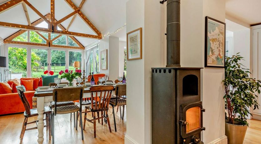 Photo of 5 Bed in Burley