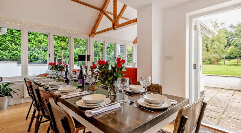 Photo of 5 Bed in Burley