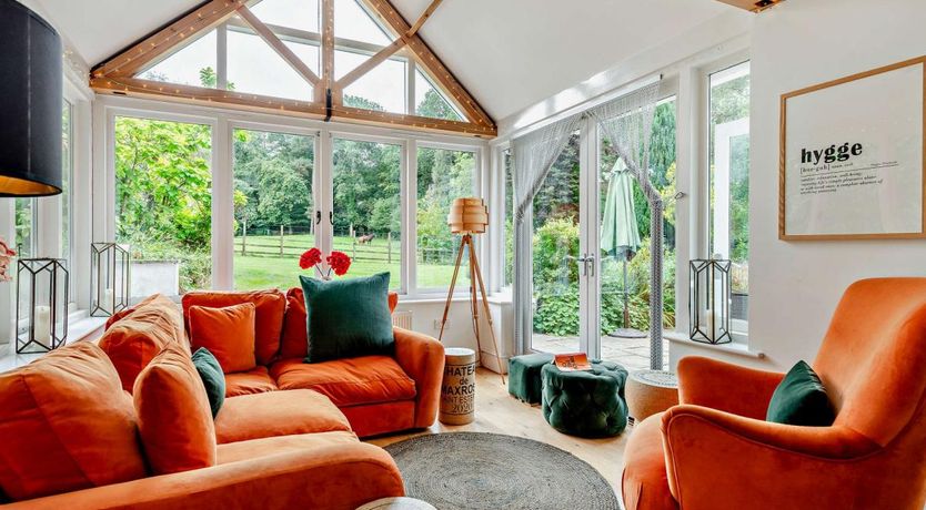 Photo of 5 Bed in Burley