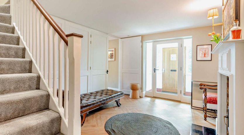 Photo of 5 Bed in Burley