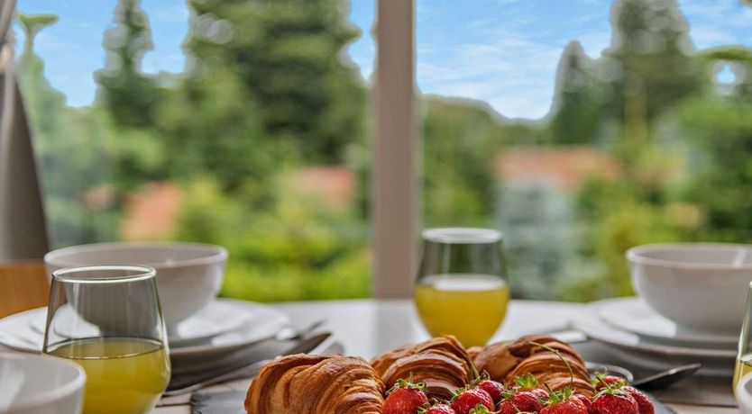 Photo of 2 Bed in Marldon