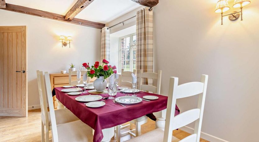 Photo of 3 Bed in Abercamlais