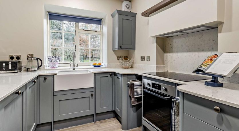 Photo of 3 Bed in Abercamlais