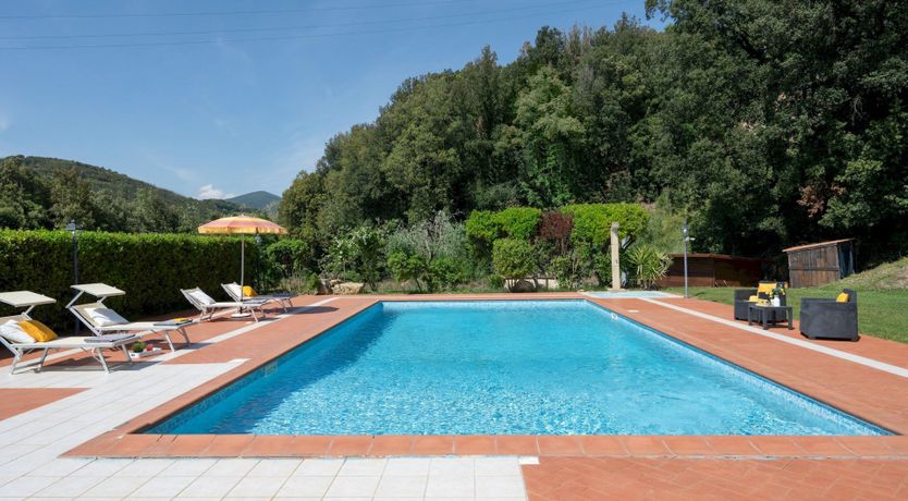 Photo of Tuscan Embrace